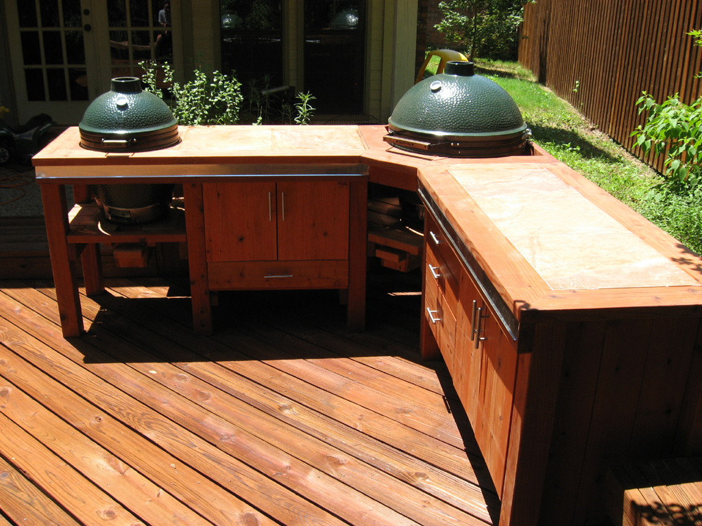 Big Green Egg Barbeque Stations by Texas Timber Wolf